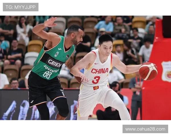 男篮中国对阵黄蜂腾讯精彩赛事回顾与分析，球迷热情高涨助威现场气氛火热